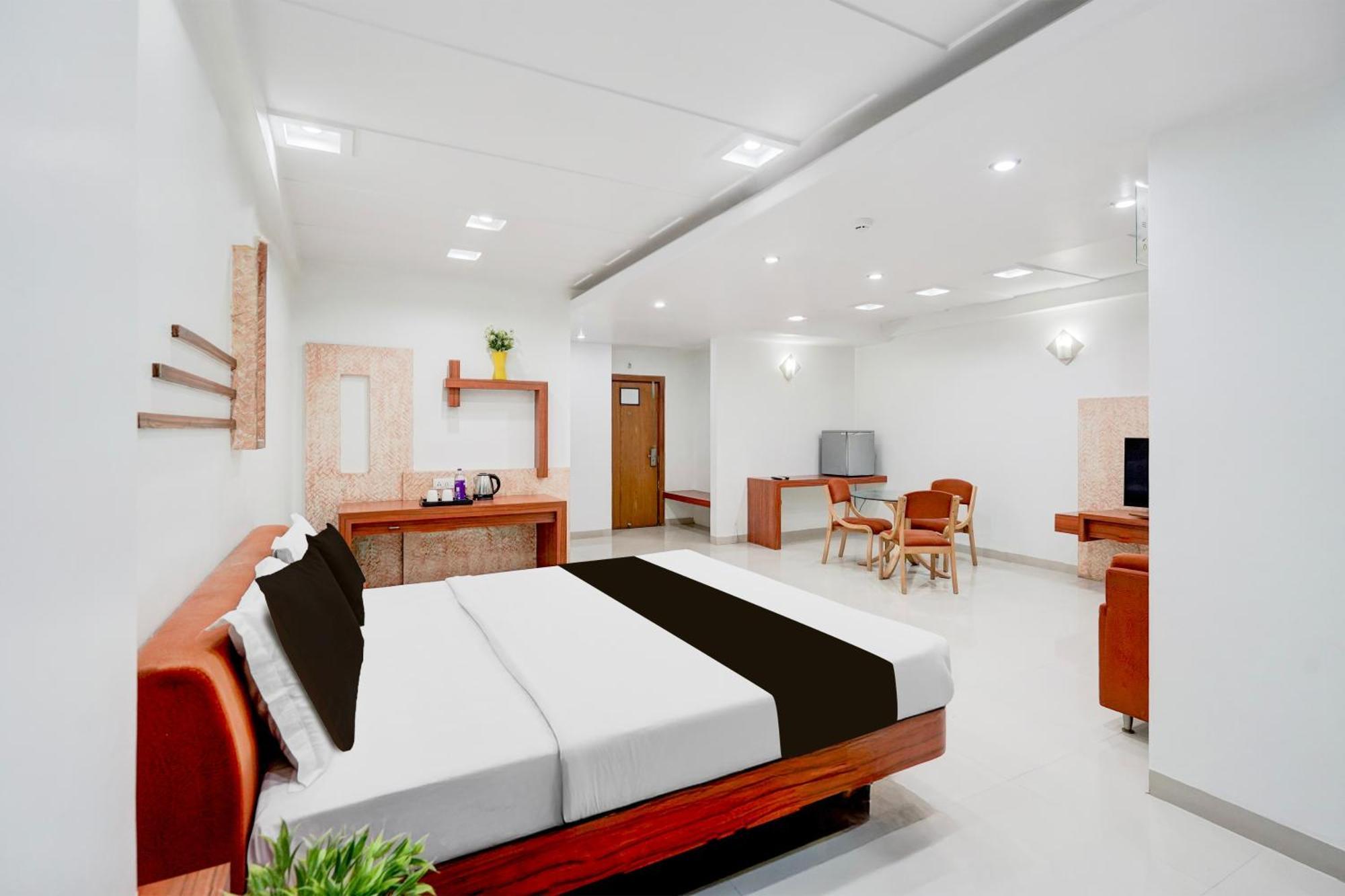 Super Townhouse Mg Road Porbandar Formerly Hotel Harmony Exterior photo